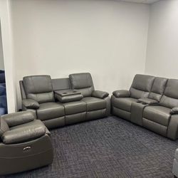 BRAND NEW 3 PIECES RECLINERS COUCH SET IN ORIGINAL BOX