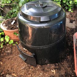 Compost Bin. Best One That I Have Used