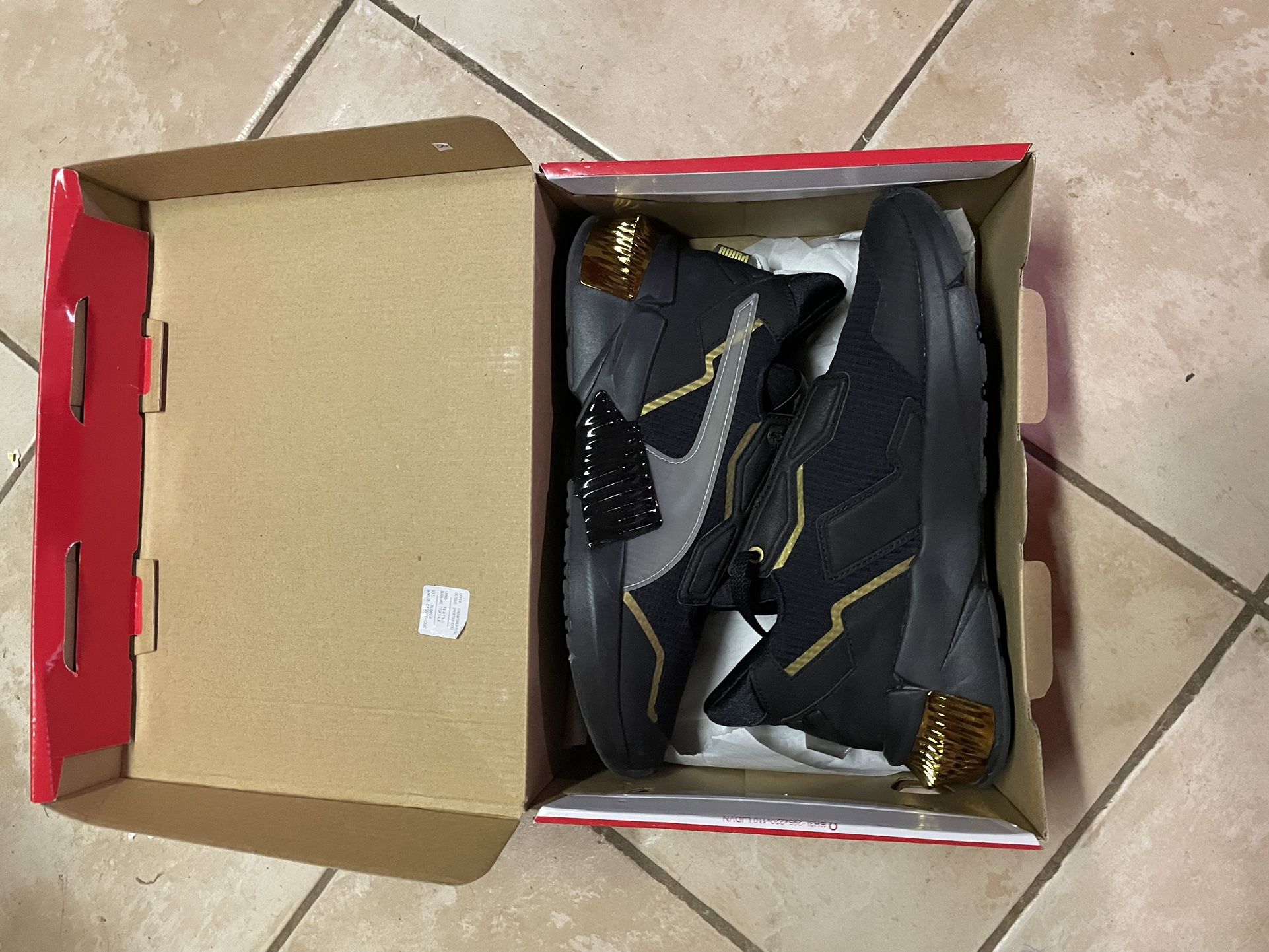 Puma Shoes Size 8 US W