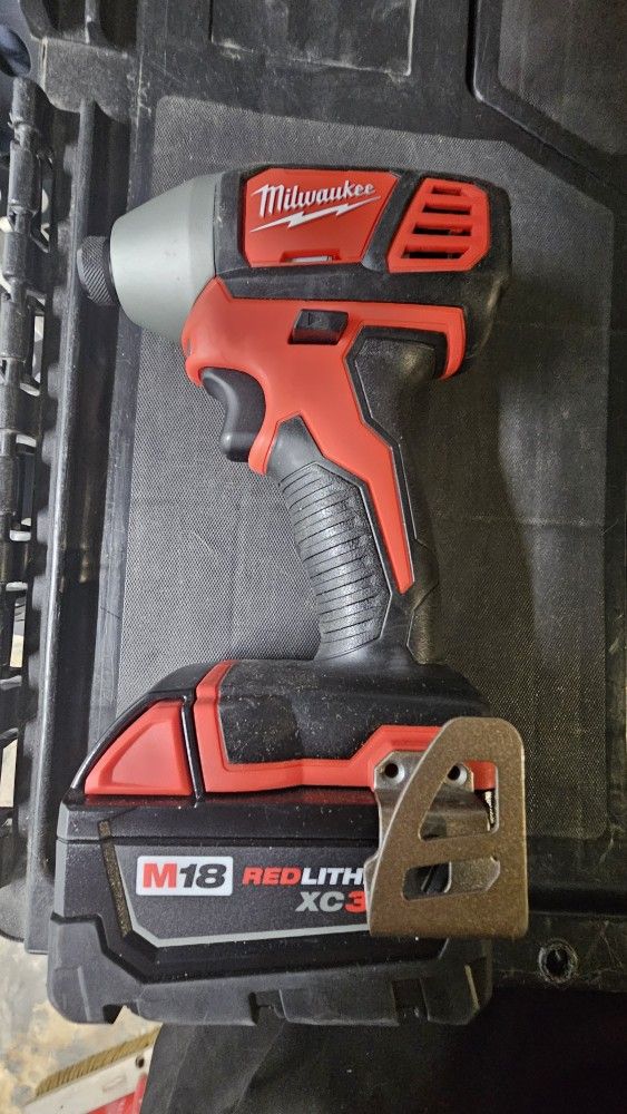 Milwaukee M18 FUEL 1/4 in. Cordless Brushless Impact Driver