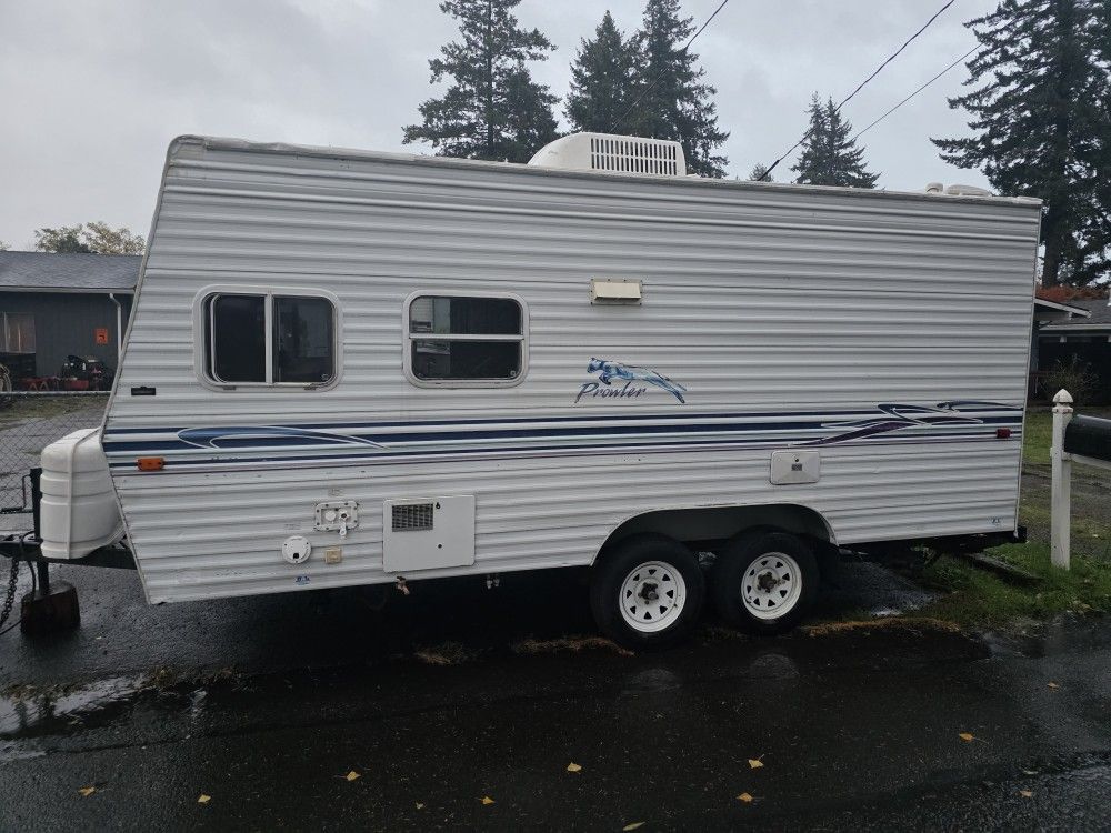 2004 Fleetwood Prowler 17'