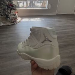 Jordan 11 Pearls Size 10