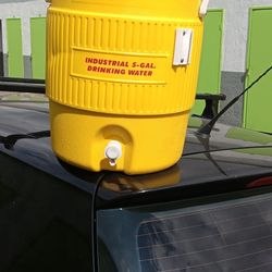 5gallon Cooler Like New