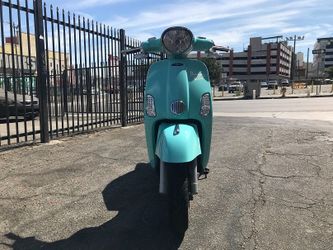 New Buddy Kick 125 EFI Retro Gas Scooter
