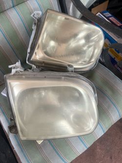 Toyota Tundra 2000 - 2006 Headlights
