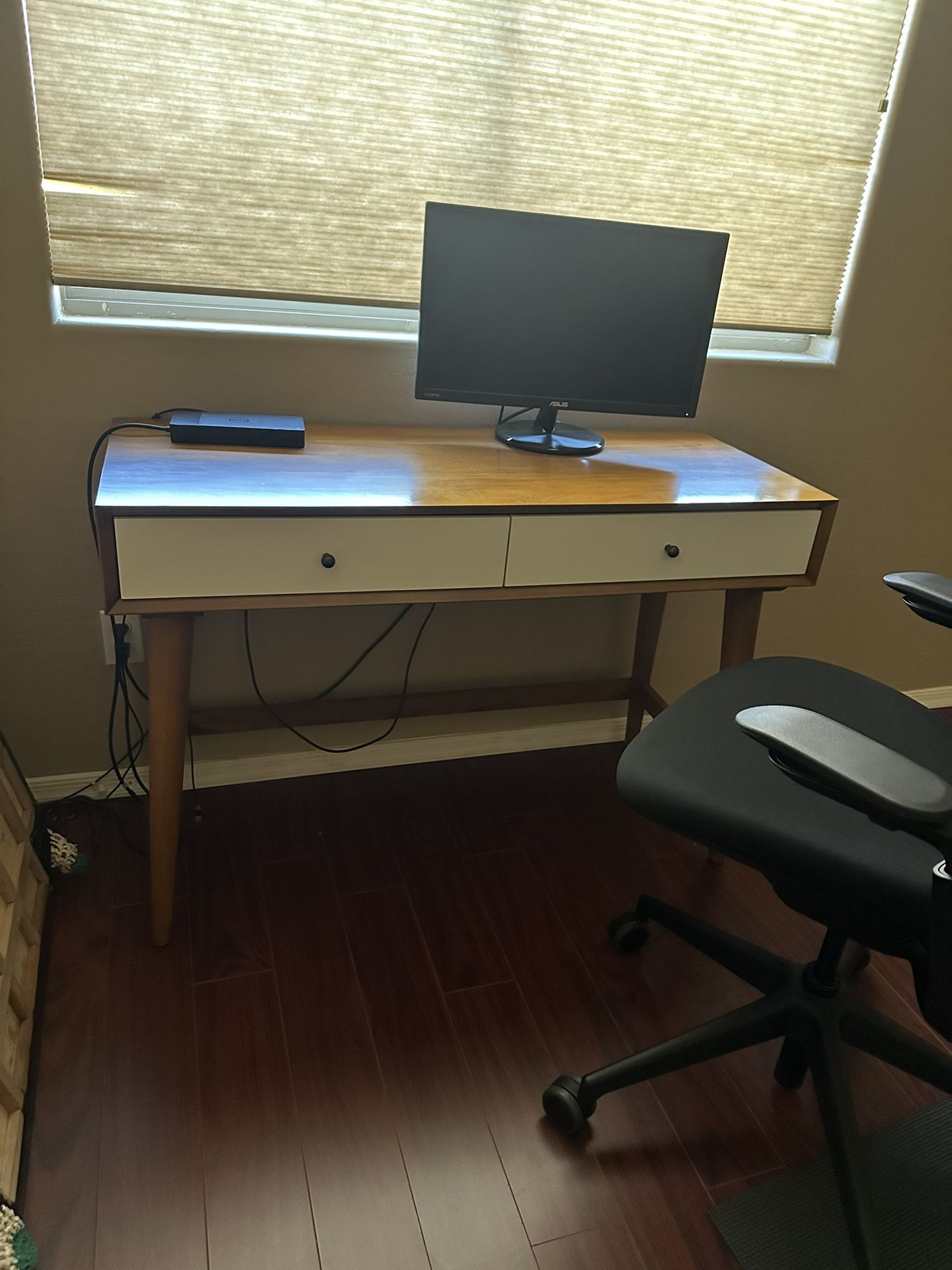 Work Desk