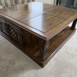 Davis Company Table Antique Walnut Early American Country Style Brown Wooden Square 