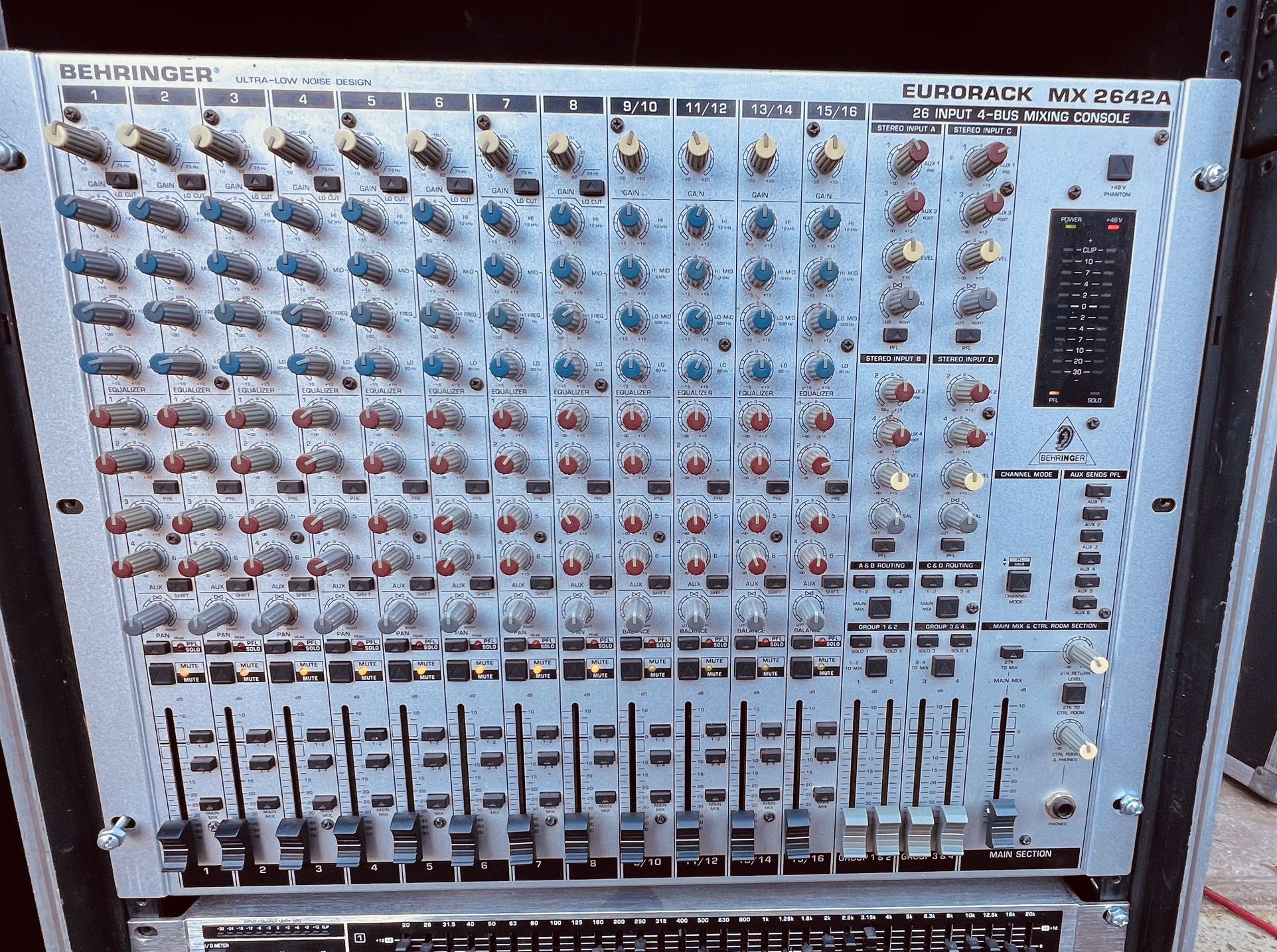 Mezclador Behringer MX2642A