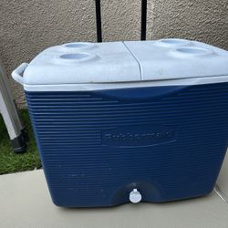 Rubbermaid Cooler With Wheels 