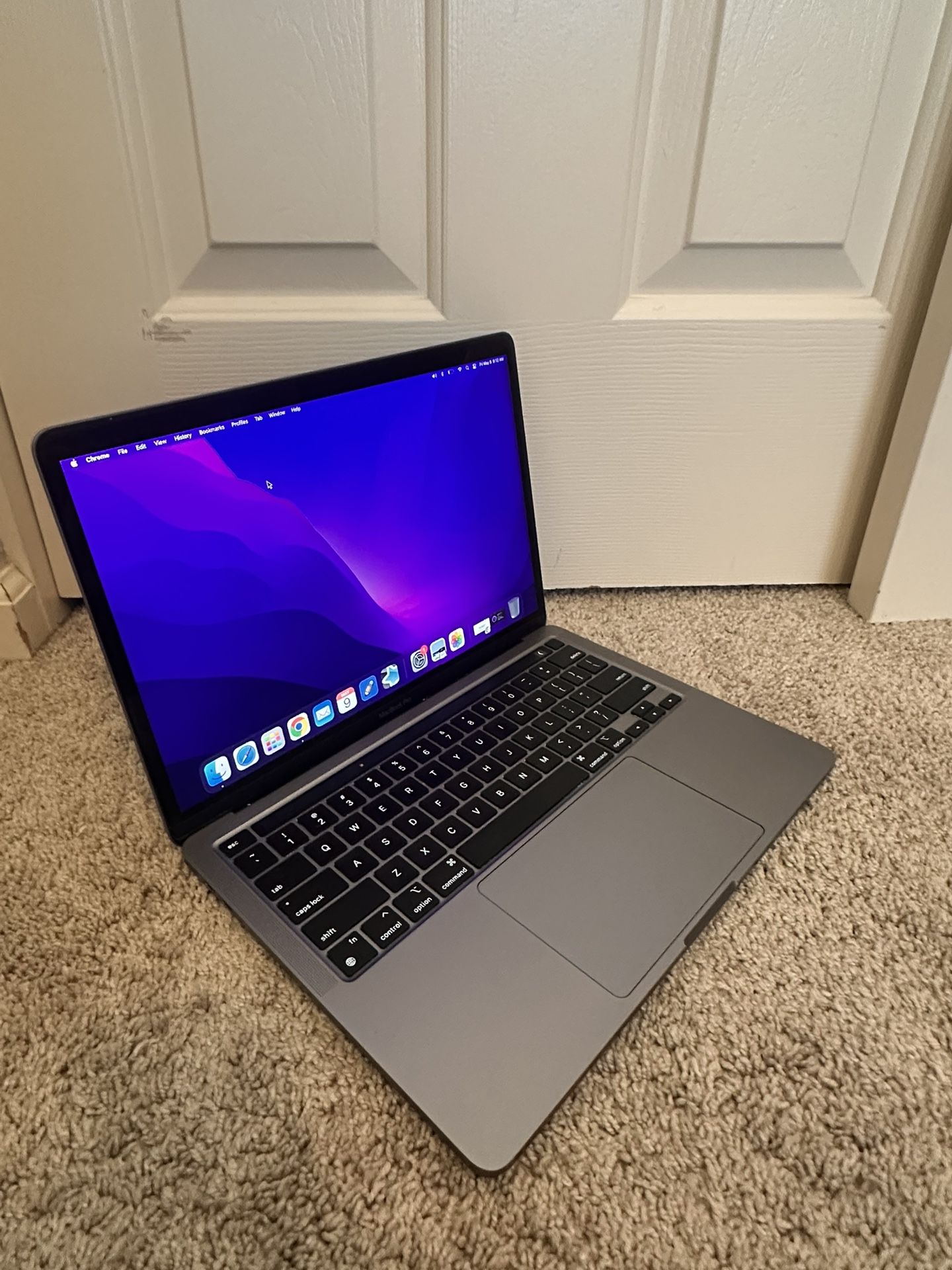 MacBook Pro (M1) 8gb/256gb