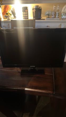 19” Small Samsung Television for Kitchen, Etc.