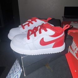Jordan 1 Low Toddler 7C