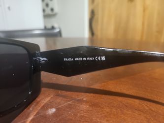 Prada Milano glasses GOOD DEAL MESSGE BEFORE YOU BUY PLEASE I CANNONT MEET UP DO NOT ASK
