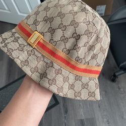 Gucci Bucket Hat (size Small)