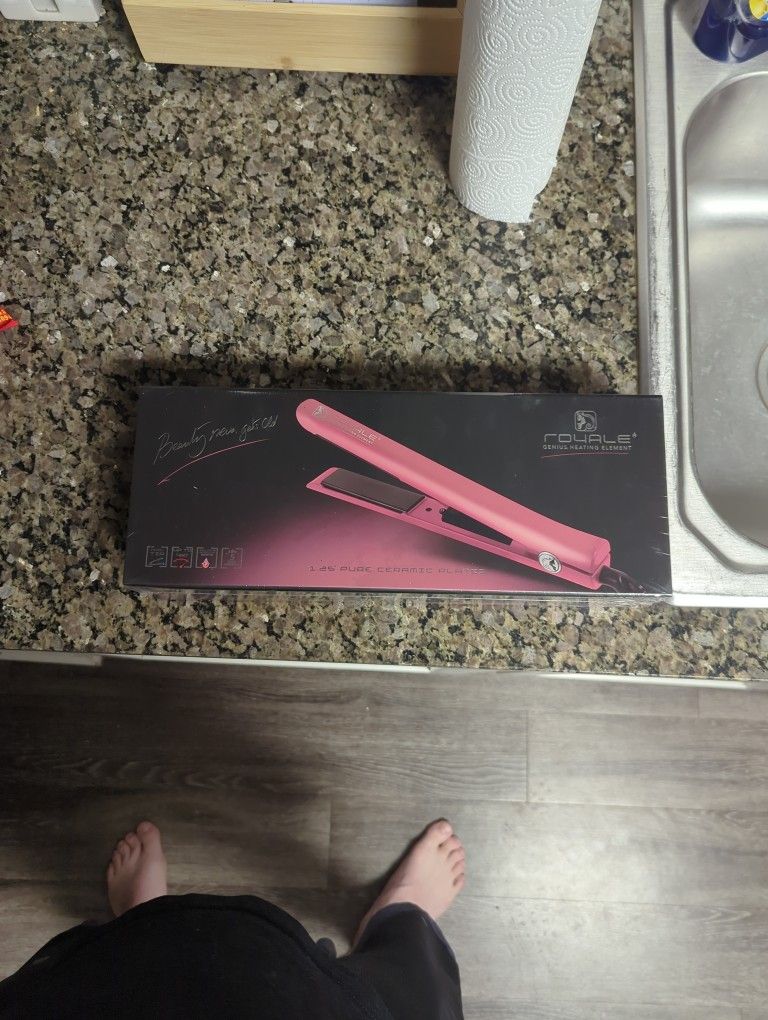 Royale Straight Iron
