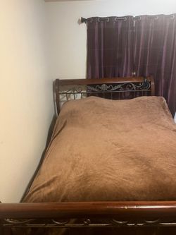 Queen size sleigh bed