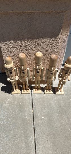 Wood nutcrackers