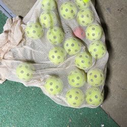 Softball Wiffle Bella’s 