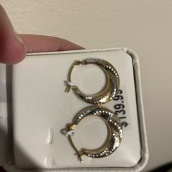 10 kt gold hoop earrings