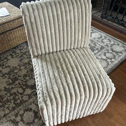 100% Polyester Rolling Chair
