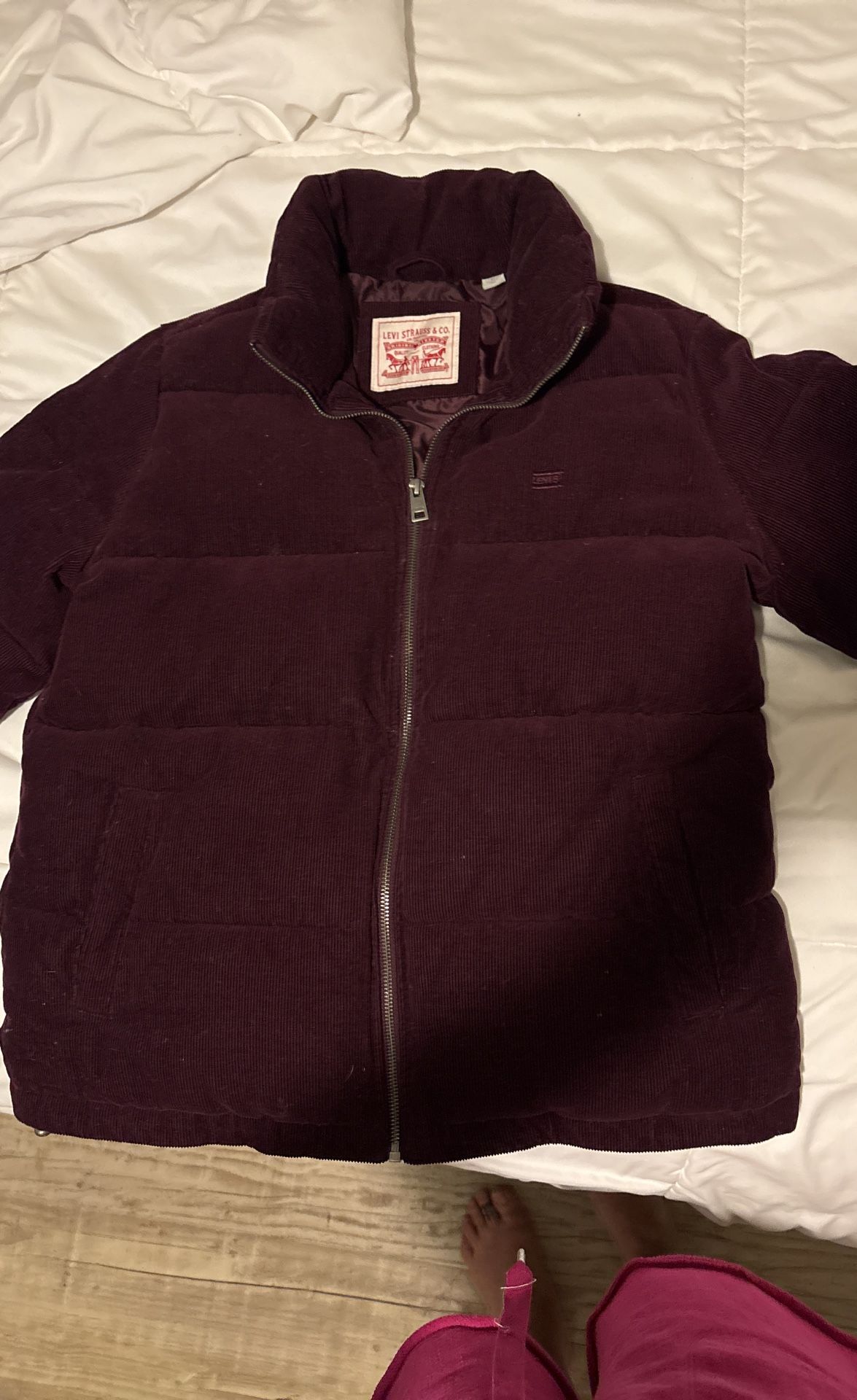  BRAND NEW WINE  COLOR LEVI JACKET IN MEDIUM 