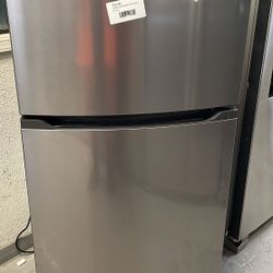 FRIGIDAIRE FFHTVV 13.9-cu ft Top-Freezer Refrigerator