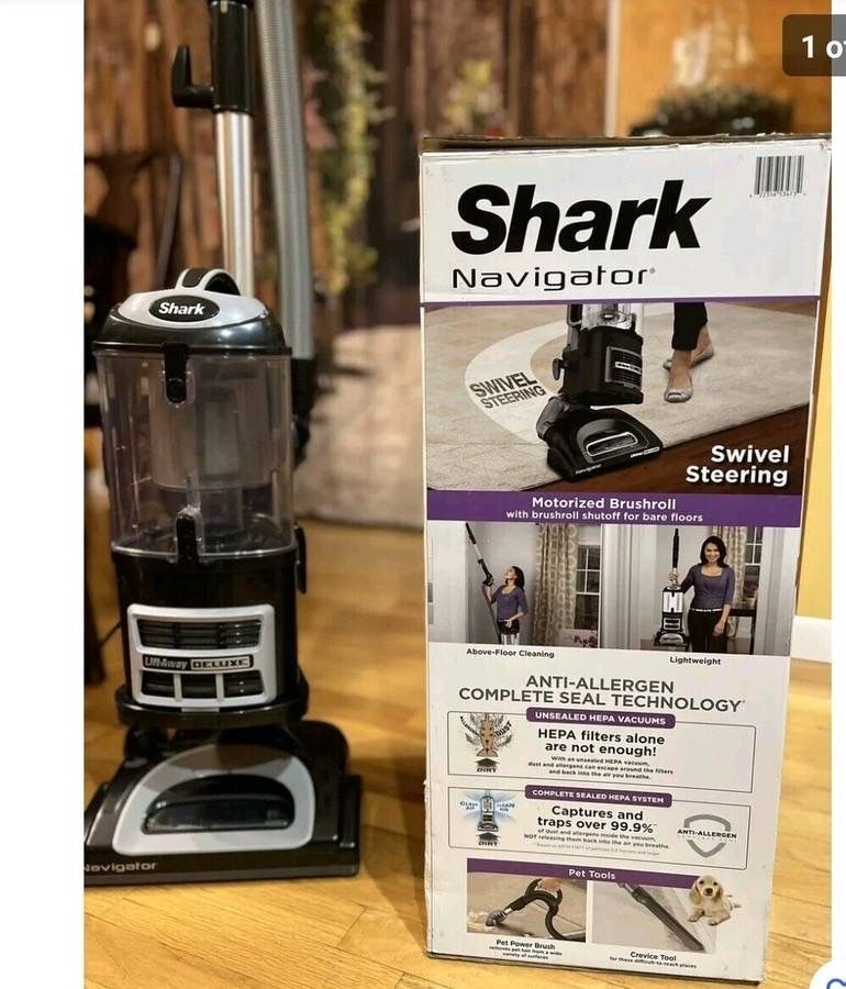 Shark Navigator Professional 120V Pet Vacuum Cleaner Sweeper UV440
