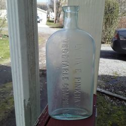Vintage Used Lydia E. Pinkham's Vegetable Compound Aqua Glass Medicine Bottle 