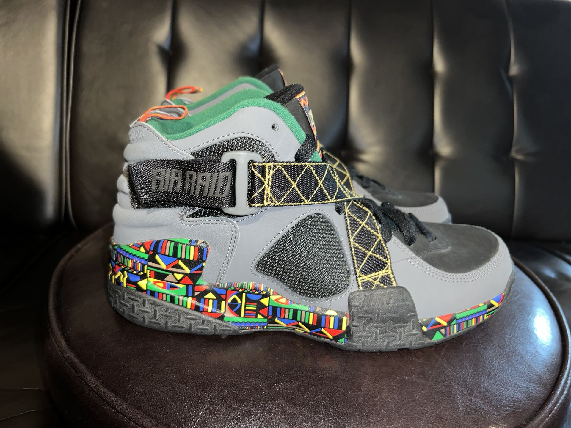 Tenis nike top air raid