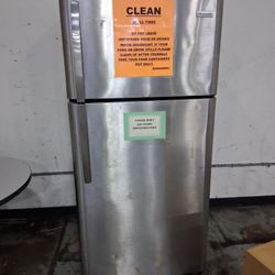 Free Refrigerator Works Need Shelves