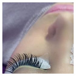 Eyelashes extensions