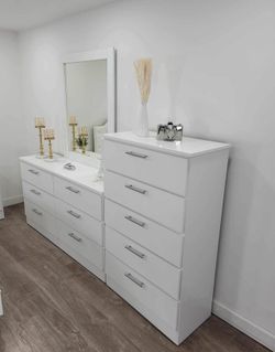 Dresser whit mirror and chest - Cómoda con espejo y Gavetero