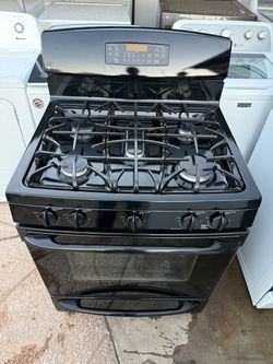 Black GE oven range great condition