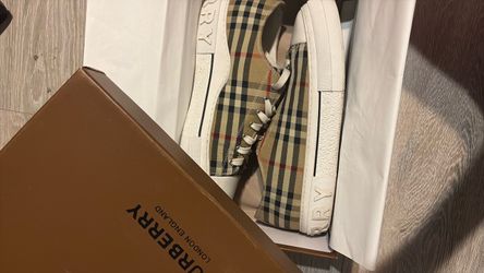 Burberry shoes