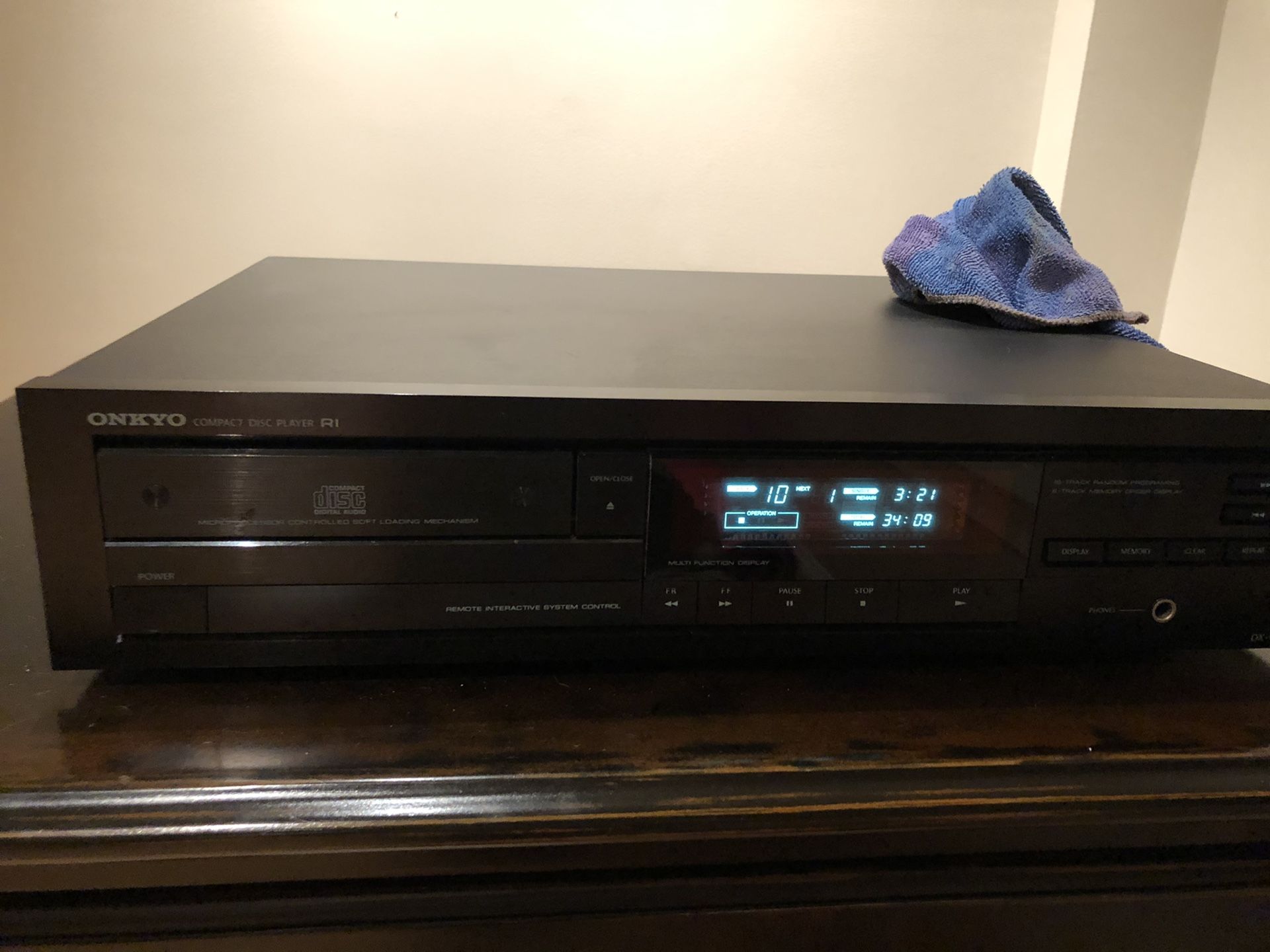 Onkyo compact disc player