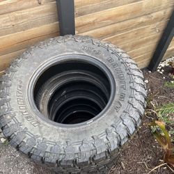 Bandit Tires 4 Set  LT 285/70R17