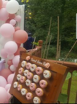 DONUT WALL PARTY DECOR