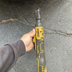 Dewalt 3/8 Cordless Ratchet