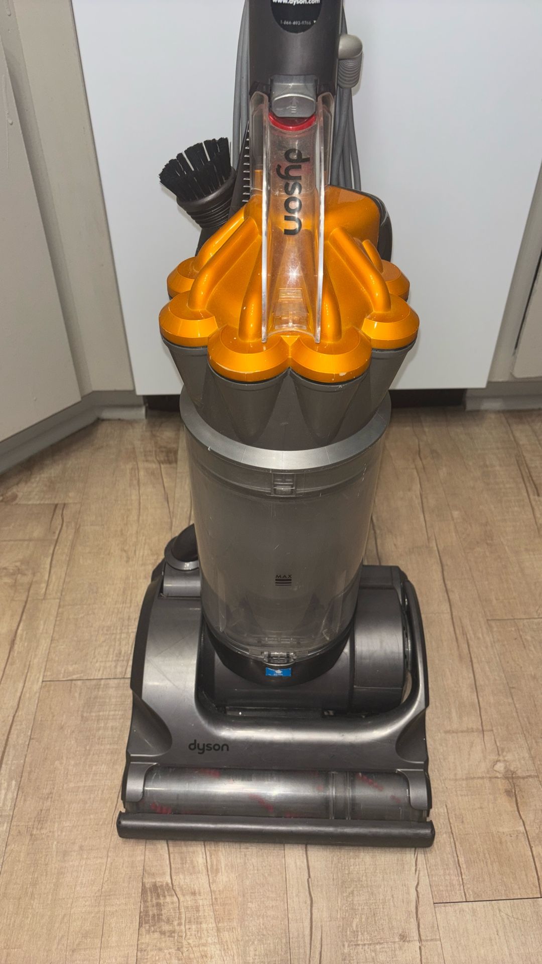 Dyson DC17 Vacuum Cleaner