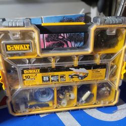Dewalt Plastic 10-Compartment Organizer