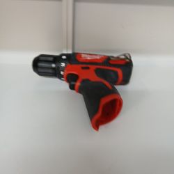 Milwaukee New M12 Drill/driver 