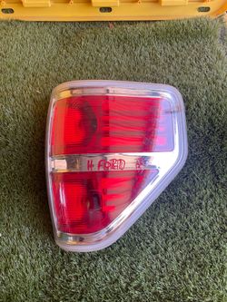 2011 Ford F-150 Passenger/Right Side Tail Light