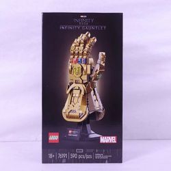 Legos Thanos gauntlet 