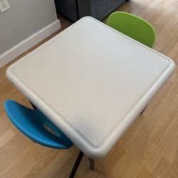 Lifetime Kids table Set W/2 Chairs 
