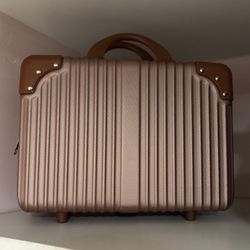 Puíche Tresór Vanity luggage case 