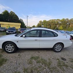 2005 Ford Taurus