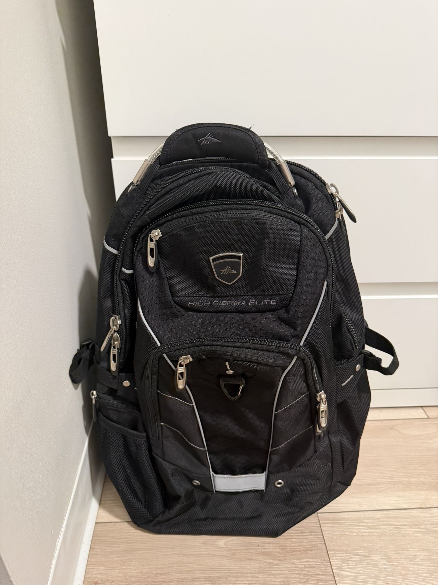 High Sierra Elite Backpack – Great Condition