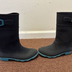 Rain Boots size 4