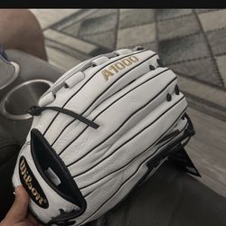 Wilson 1000 Fastpitch Glove 