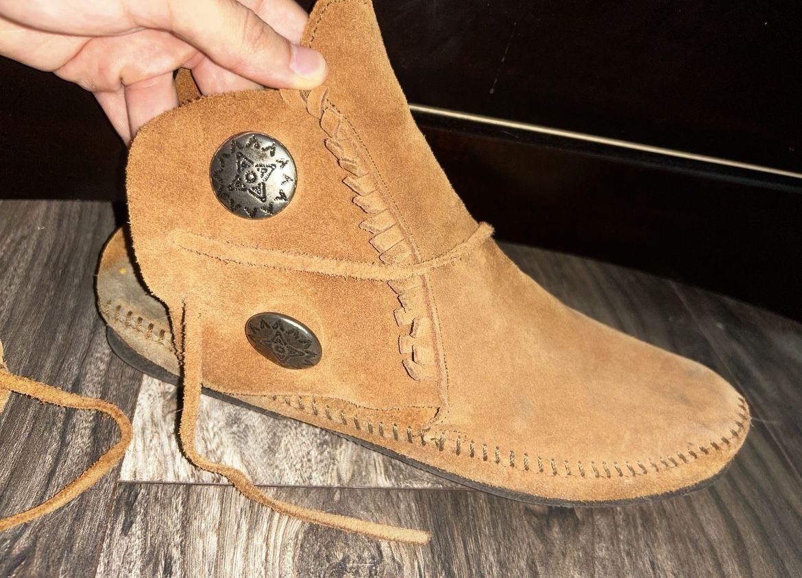 Minnetonka Moccasin Two Button Boots
